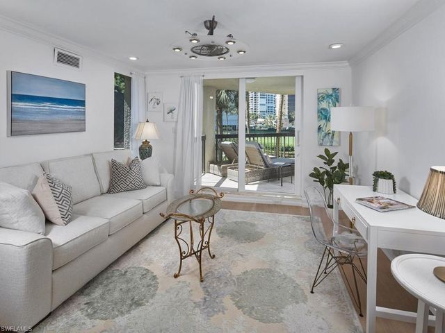 4551 Gulf Shore BLVD N 204, Naples, FL 34103