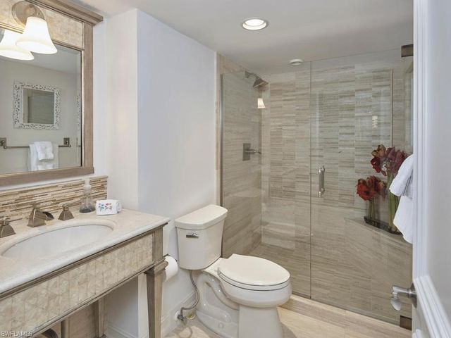 4551 Gulf Shore BLVD N 204, Naples, FL 34103