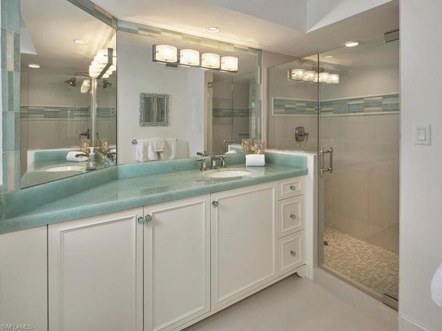 4551 Gulf Shore BLVD N 204, Naples, FL 34103