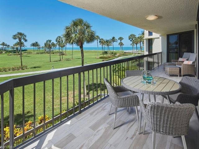 4551 Gulf Shore BLVD N 204, Naples, FL 34103