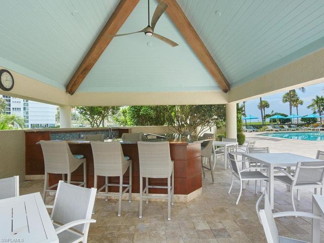4551 Gulf Shore BLVD N 204, Naples, FL 34103