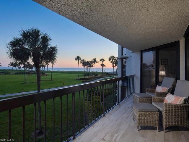 4551 Gulf Shore BLVD N 204, Naples, FL 34103