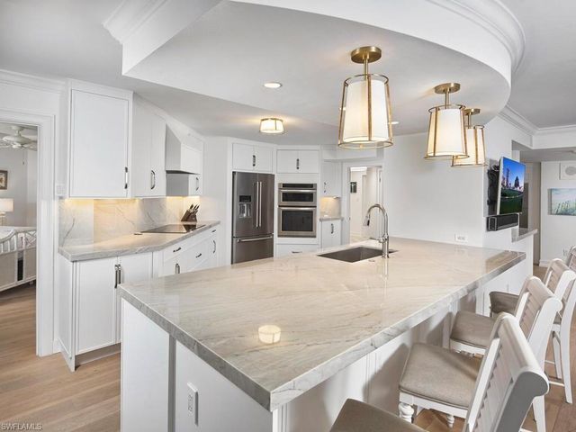 4551 Gulf Shore BLVD N 204, Naples, FL 34103