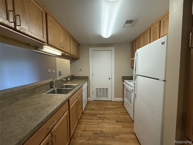 680 Delaware Street 206, Detroit, MI 48202