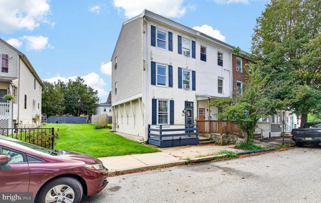 310 E MINER ST, WEST CHESTER, PA 19382 — photo 2