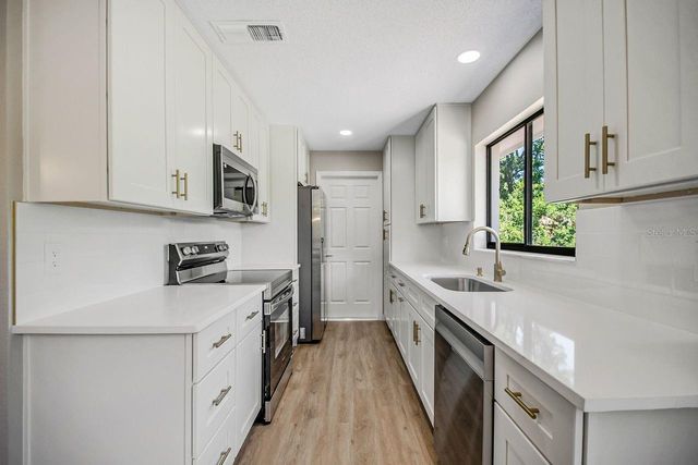 8201 FRAIM COURT, Orlando, FL 32825