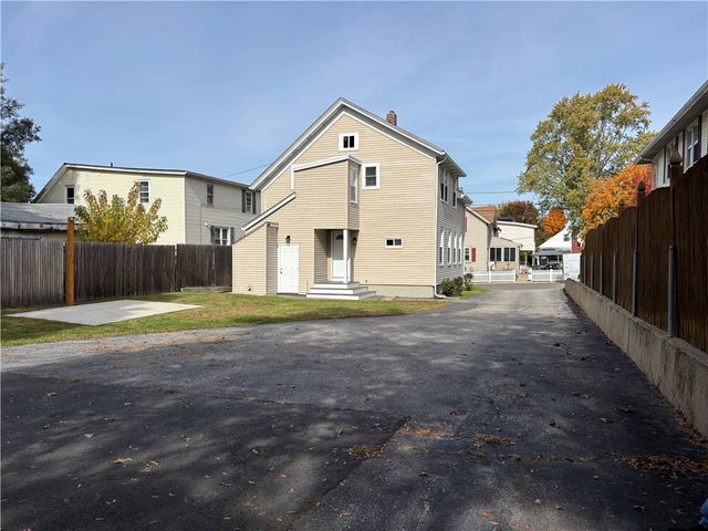 13 Ethel Street, Blackstone, MA 01504
