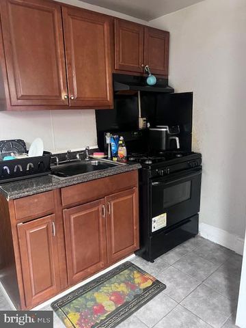 2744 N TAYLOR ST, Philadelphia, PA 19132