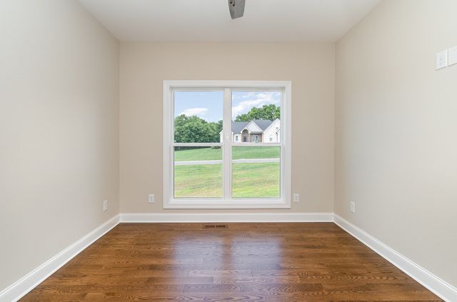 8012 Traditions Ln, Columbia, TN 38401