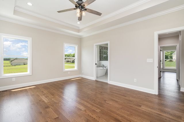 8012 Traditions Ln, Columbia, TN 38401