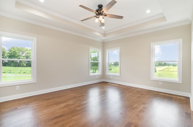 8012 Traditions Ln, Columbia, TN 38401