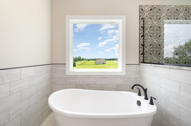 8012 Traditions Ln, Columbia, TN 38401