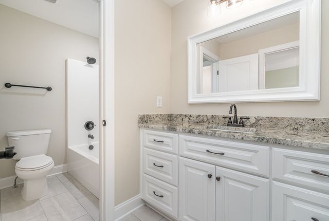 8012 Traditions Ln, Columbia, TN 38401