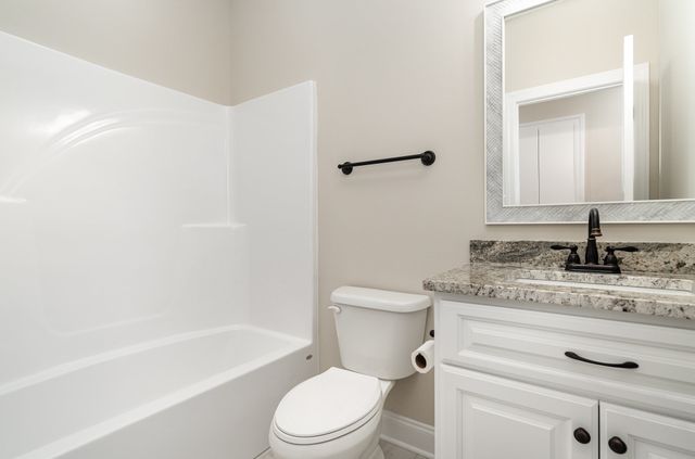 8012 Traditions Ln, Columbia, TN 38401