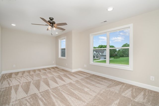 8012 Traditions Ln, Columbia, TN 38401