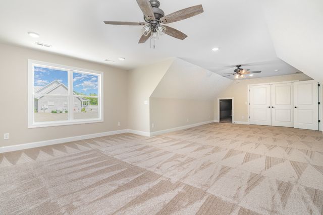 8012 Traditions Ln, Columbia, TN 38401