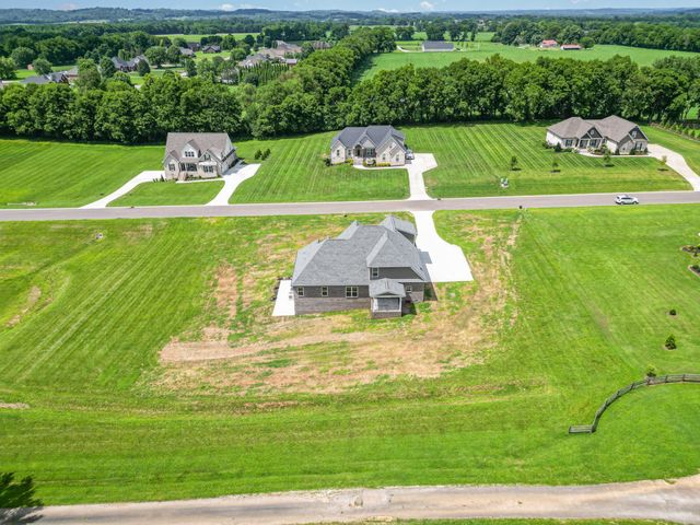 8012 Traditions Ln, Columbia, TN 38401