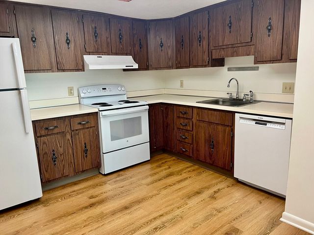 404 Paradise Road PhJ, Swampscott, MA 01907
