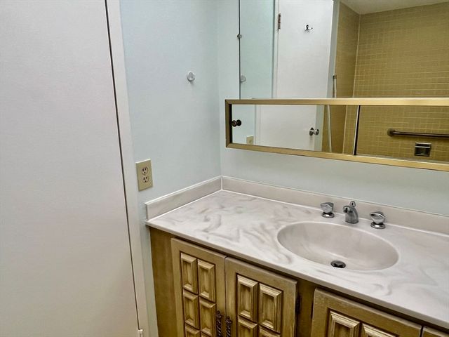 404 Paradise Road PhJ, Swampscott, MA 01907
