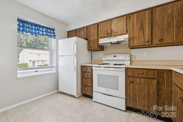 9445 Lexington Circle C, Charlotte, NC 28213