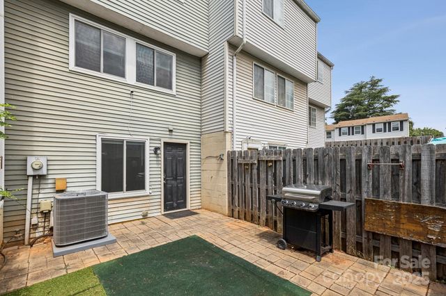9445 Lexington Circle C, Charlotte, NC 28213