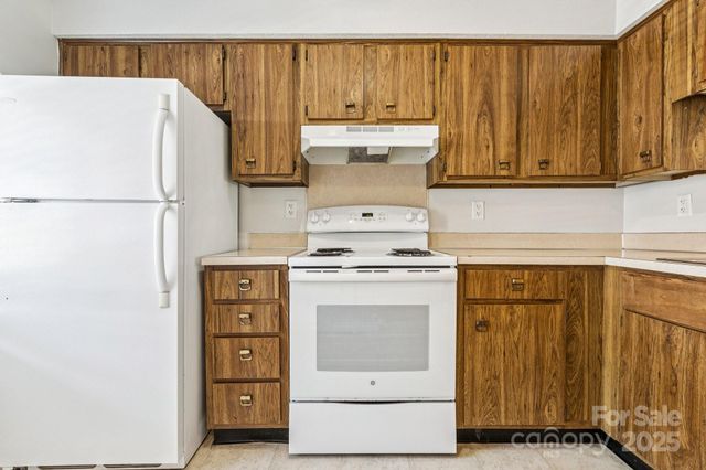 9445 Lexington Circle C, Charlotte, NC 28213