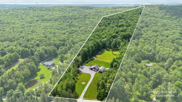 80 Brigham Hill Road, Essex, VT 05452