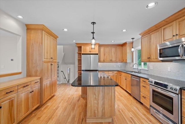 80 Brigham Hill Road, Essex, VT 05452