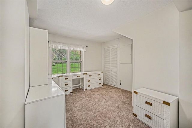 13110 S Lakeshore Drive, Olathe, KS 66061