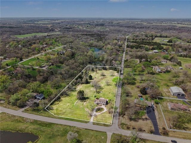 13110 S Lakeshore Drive, Olathe, KS 66061