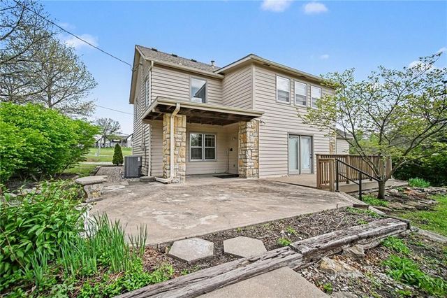13110 S Lakeshore Drive, Olathe, KS 66061