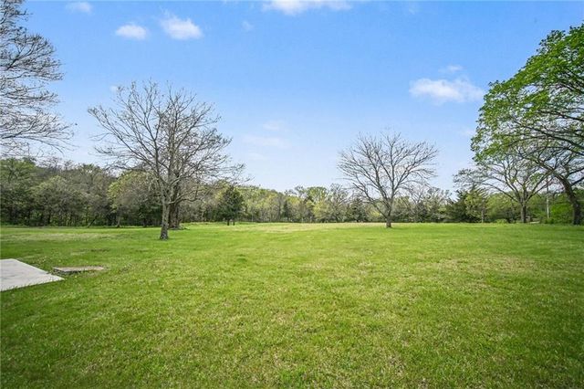 13110 S Lakeshore Drive, Olathe, KS 66061
