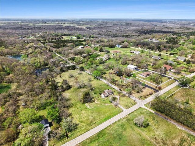 13110 S Lakeshore Drive, Olathe, KS 66061