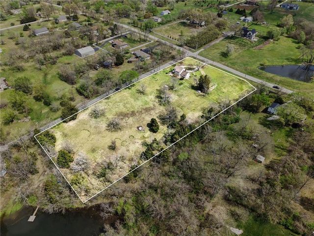 13110 S Lakeshore Drive, Olathe, KS 66061