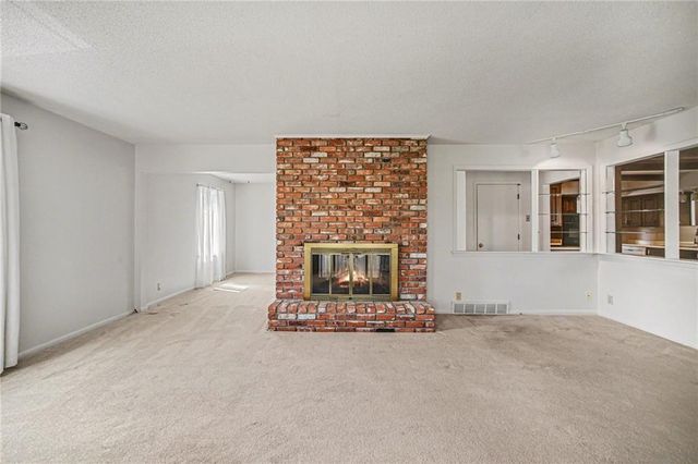 13110 S Lakeshore Drive, Olathe, KS 66061
