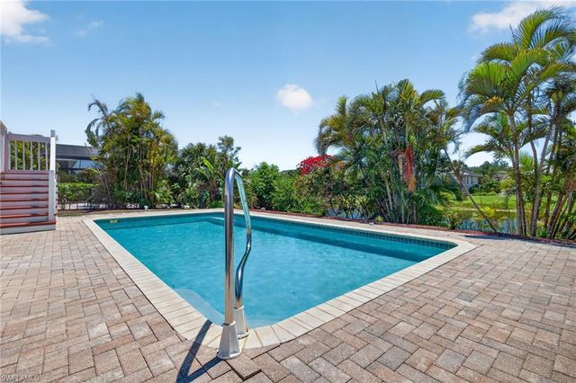 713 Durion CT, Sanibel, FL 33957