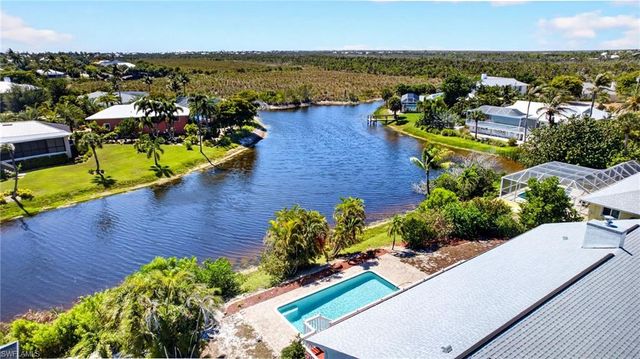 713 Durion CT, Sanibel, FL 33957