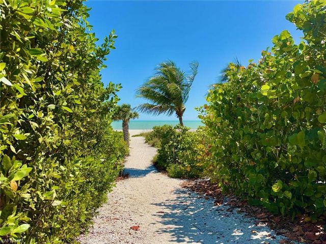 713 Durion CT, Sanibel, FL 33957