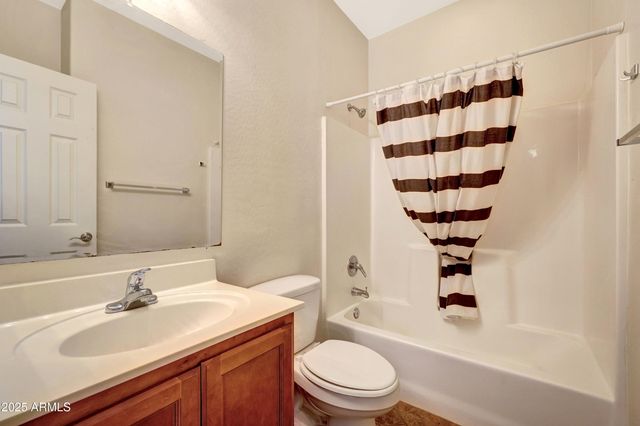 2950 W LOUISE Drive 206, Phoenix, AZ 85027