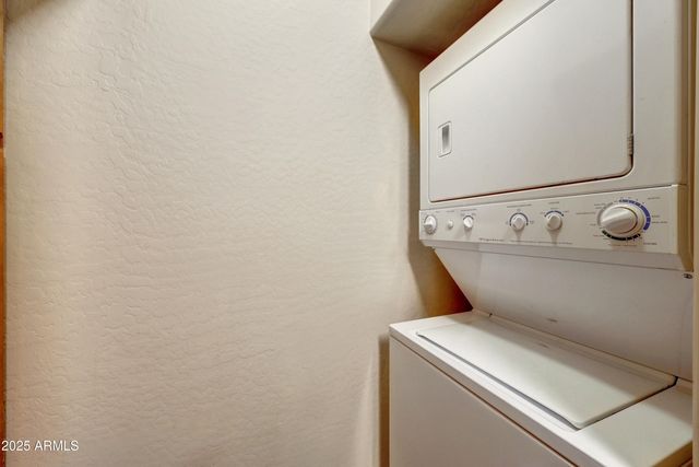 2950 W LOUISE Drive 206, Phoenix, AZ 85027