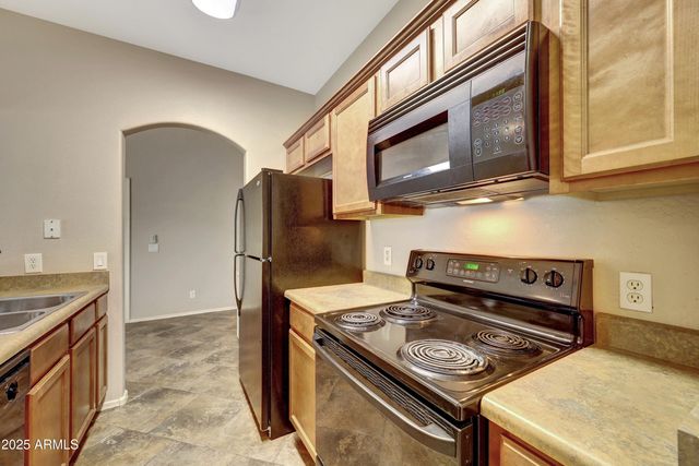 2950 W LOUISE Drive 206, Phoenix, AZ 85027