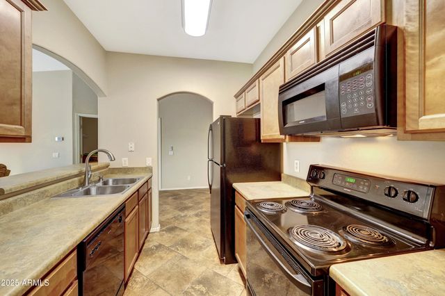 2950 W LOUISE Drive 206, Phoenix, AZ 85027