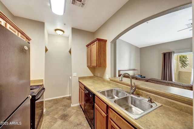 2950 W LOUISE Drive 206, Phoenix, AZ 85027