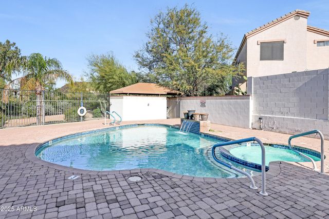 2950 W LOUISE Drive 206, Phoenix, AZ 85027