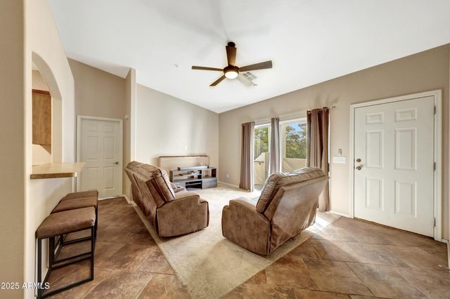 2950 W LOUISE Drive 206, Phoenix, AZ 85027