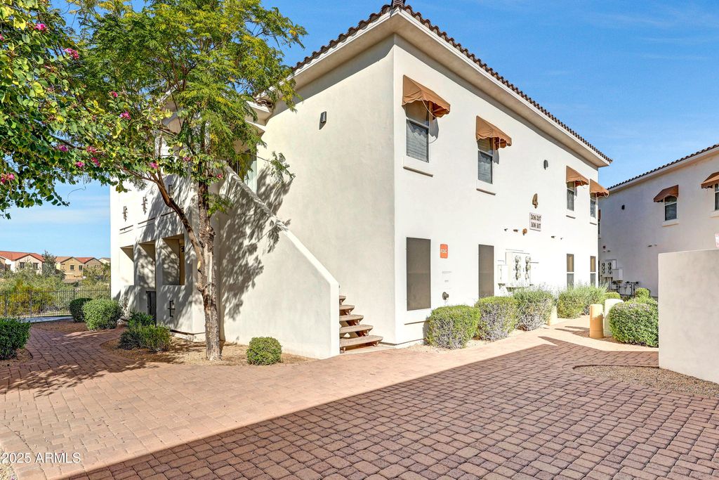 2950 W LOUISE Drive 206, Phoenix, AZ 85027