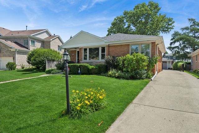 1901 Newton Avenue, Park Ridge, IL 60068