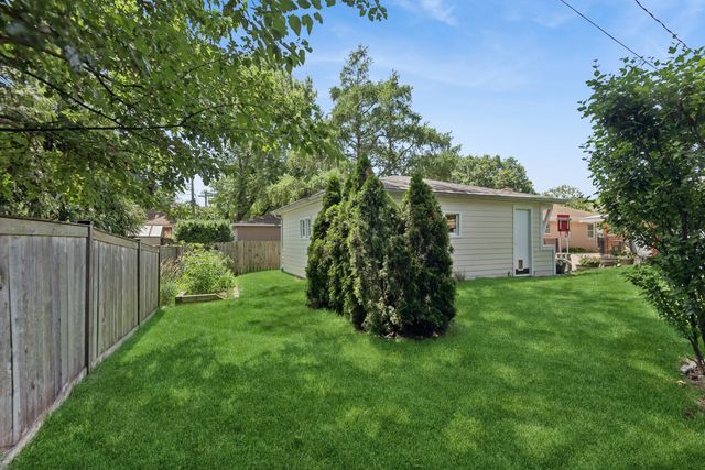 1901 Newton Avenue, Park Ridge, IL 60068