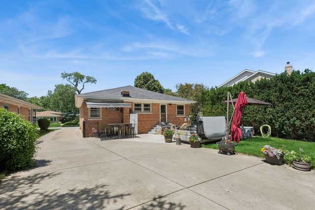 1901 Newton Avenue, Park Ridge, IL 60068