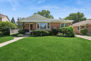 1901 Newton Avenue, Park Ridge, IL 60068